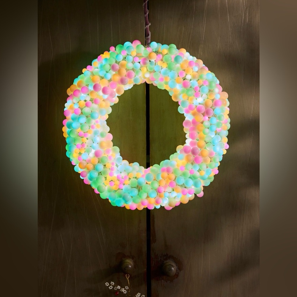 Anthropologie Stargazer Cherry Ball 2-Function Light Wreath, NIB - Picture 3 of 8